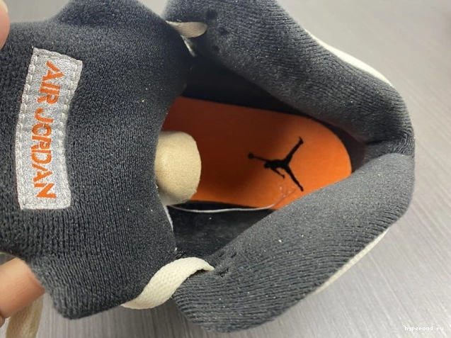 5 Total Orange DC1060-100 Retro Jordan 0802